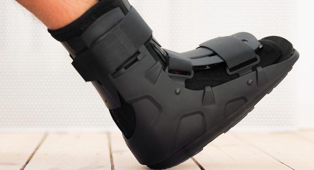 walking boot pasca operasi ankle